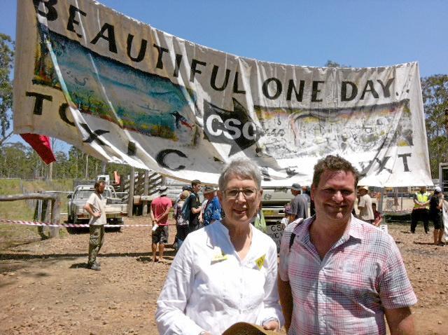 Byron Shire Mayor Simon Richardson and Lismore City counterpart Jenny Dowell visit anti-CSG demonstrators at Glenugie. Picture: Contributed