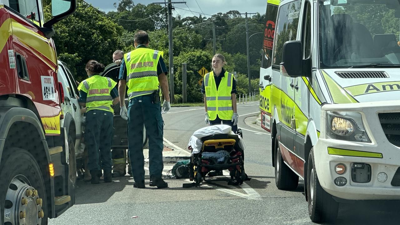 One trapped in two car crash near One Mile State School at Gympie, Qld ...