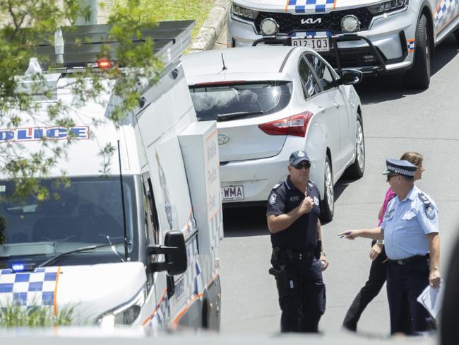 BRISBANE , AUSTRALIA. NewsWire Photos. 10 JANUARY, 2025. Reports of shooting involving Queensland Police in Tamar Street, Annerley, Friday, January 10, 2025 - Picture:NewsWire/ Richard Walker