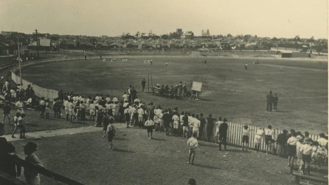 FOR SATURDAY HISTORY PAGEAUGUST 28, 2020Historical shot of Henson ParkSupplied Inner West Council