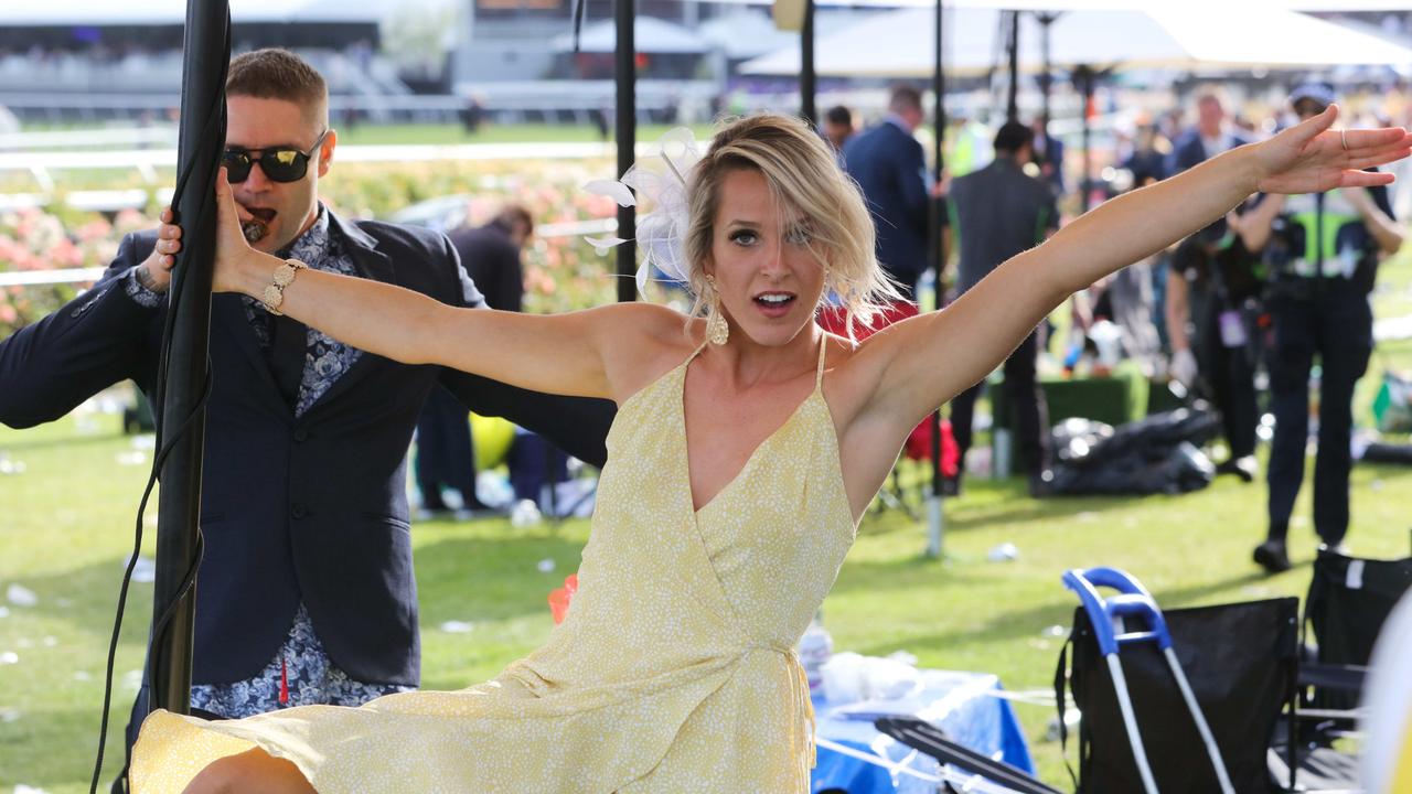 Melbourne Cup 2019 Best Drunk Photos Post Race Debauchery Daily 