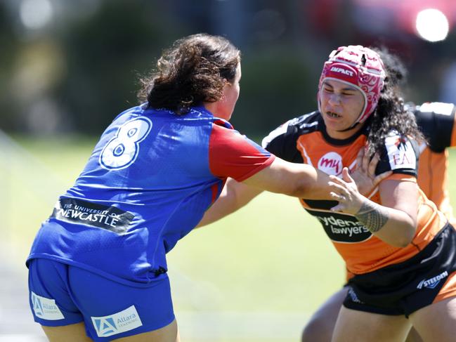 Sophie Smith runs at the defence. Picture: Michael Gorton