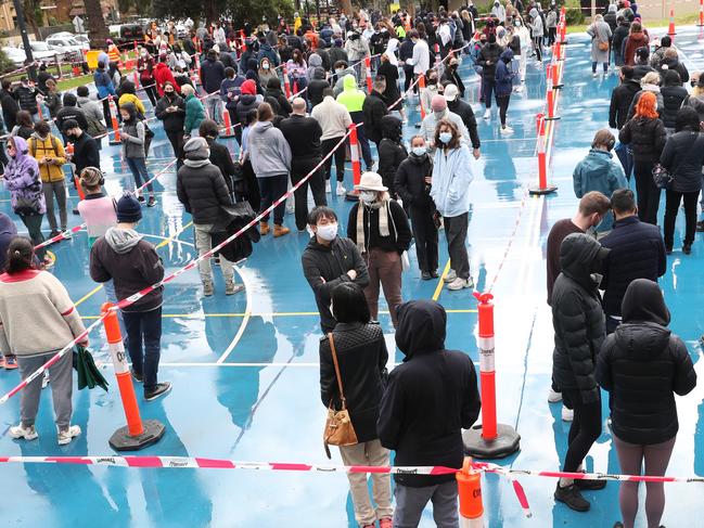 MELBOURNE: People line up at St Kilda for COVID vaccinations which has opened to 16 to 59yrs for Pfizer. Wednesday, August 25, 2021. Picture: David Crosling