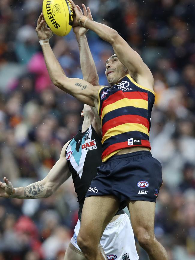 Eddie Betts attempt to mark in Showdown 45. Picture SARAH REED