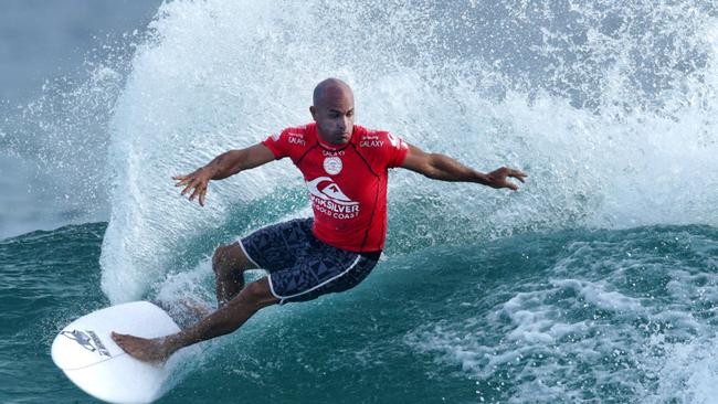 Kelly Slater in action at the Quiksilver Pro. Pics Tim Marsden