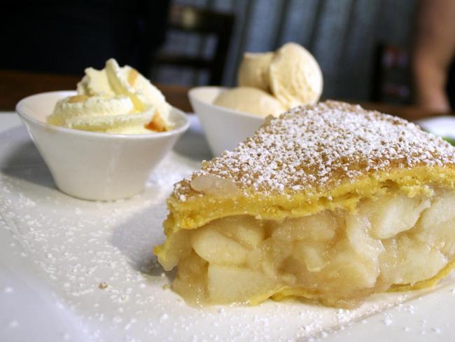 3/47Try some country pie at Suttons FarmIt’s worth the drive to Suttons Farm in Stanthorpe for a hefty slice of their freshly-baked apple pie with cider-laced ice-cream. Drop in on a few cellar doors before you head home.
