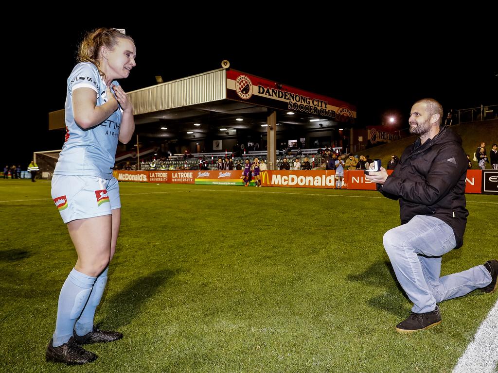 Matt Stonham proposes to Rhali Dobson. (Photo by Darrian Traynor/Getty Images)