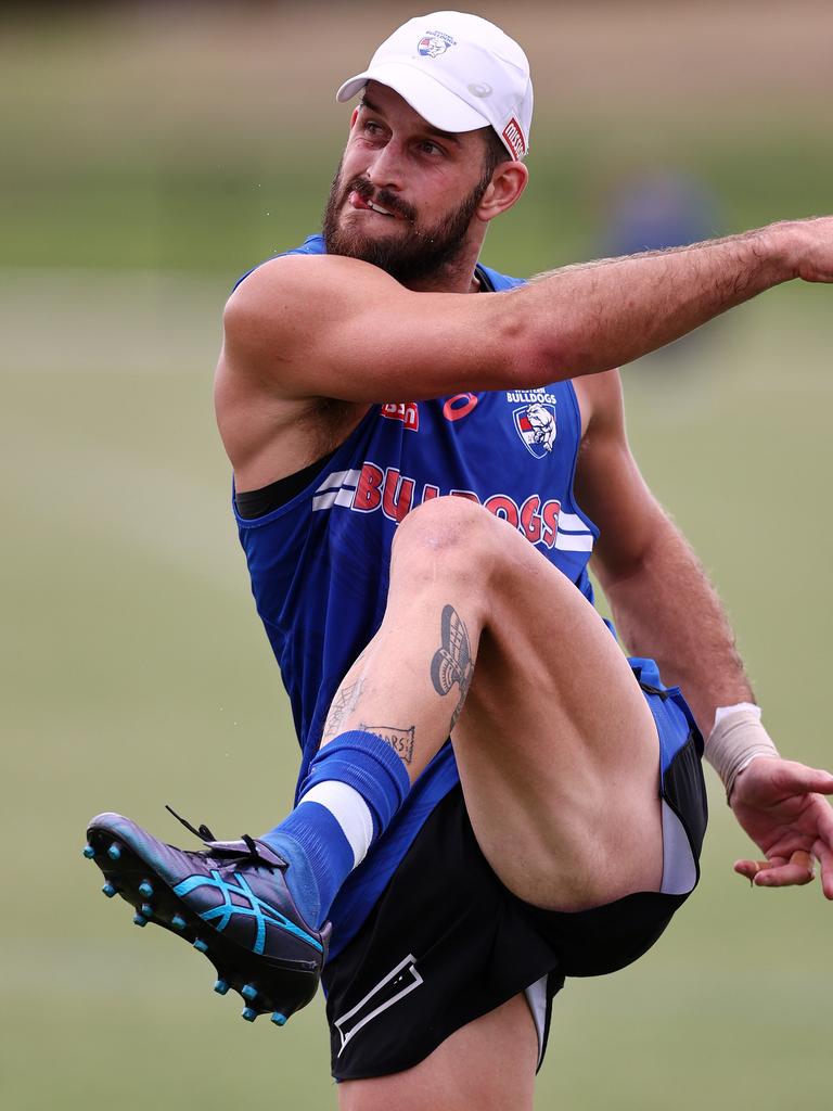 Josh Bruce snaps at goal. Picture: Michael Klein