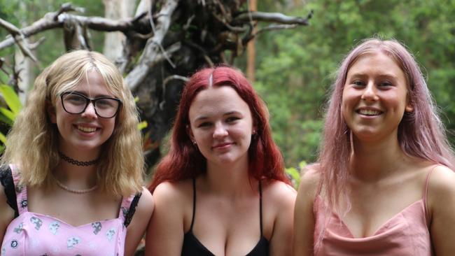 Molly Campbell, Bonnie Cann, Lillea Benelle..