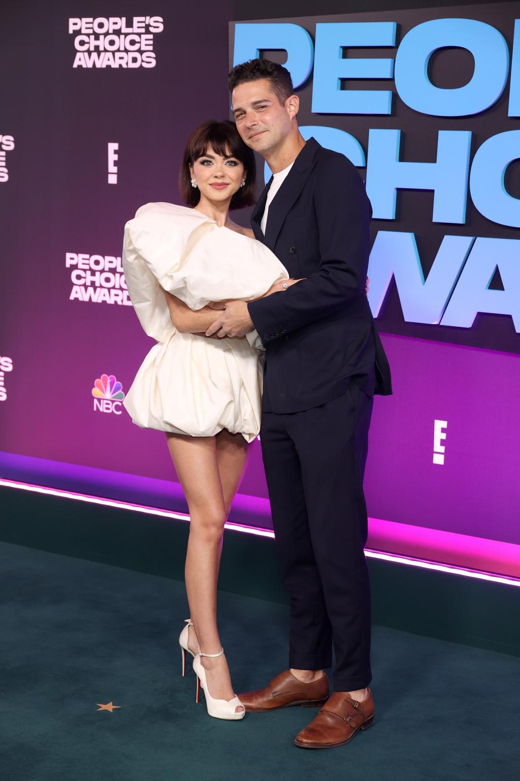 Sarah Hyland and Wells Adams - Pop Style TV