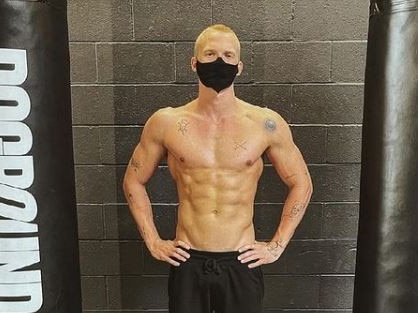 Cody Simpson shows off his incredible physique.