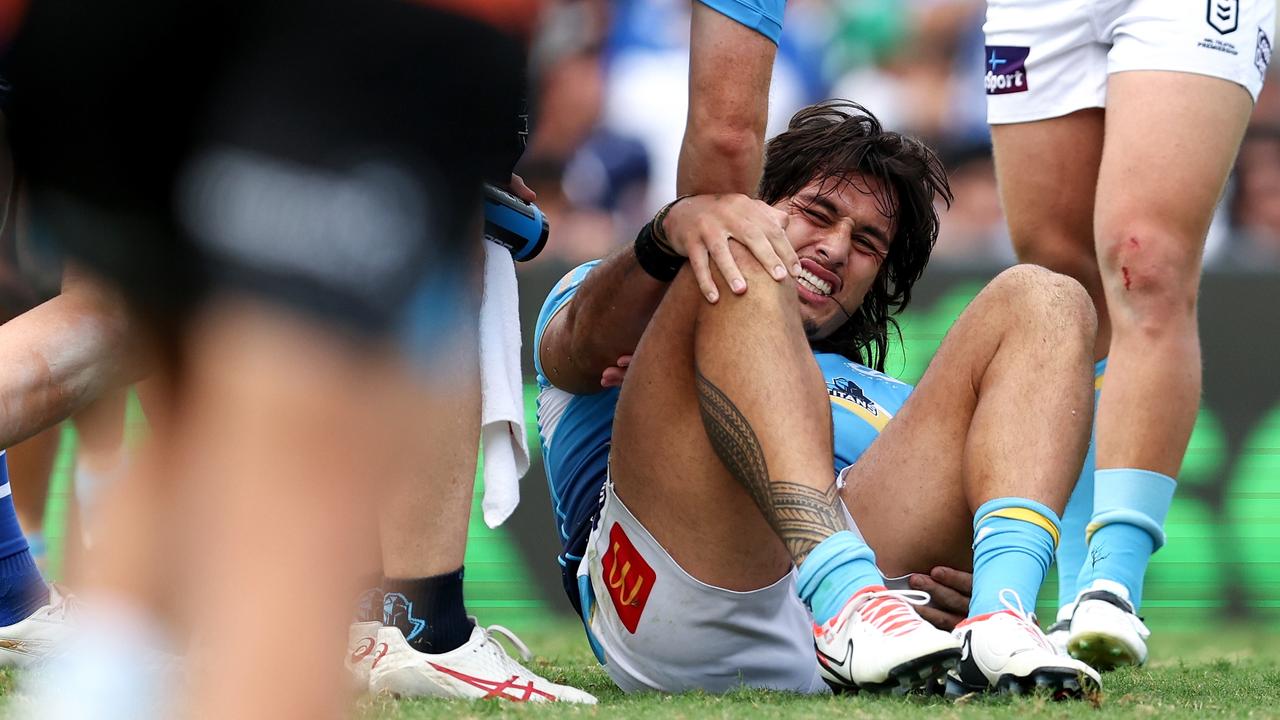 Fa'asuamaleaui knew instantly he had done his ACL. (Photo by Brendon Thorne/Getty Images)