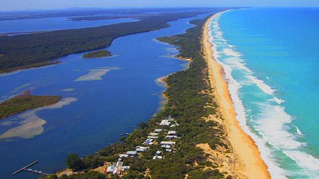 The Ninety Mile Beach is not quite what it claims to be.