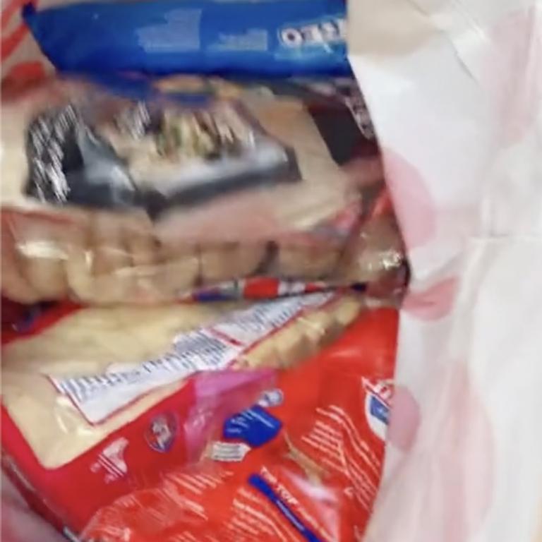 Bread and muffins had been ‘overloaded’ into another bag. Picture: TikTok/@ceeeveee89