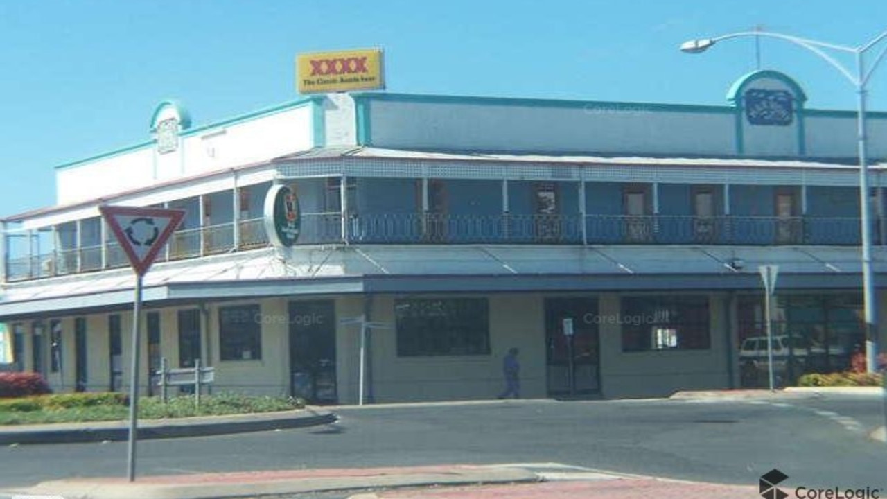 Savoy Hotel in 2007, on the corner of William and Alma Streets.