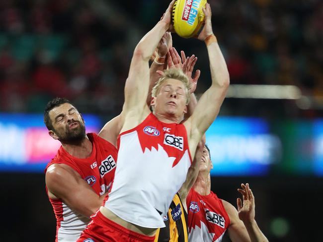 Sydney's Isaac Heeney in front of the pack during AFL match Sydney Swans v Hawthorn at the SCG. Picture. Phil Hillyard