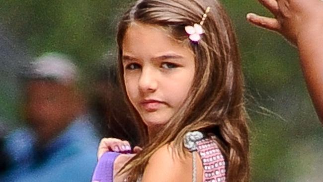 Suri Cruise looks like mum Katie Holmes while in New York | photos ...