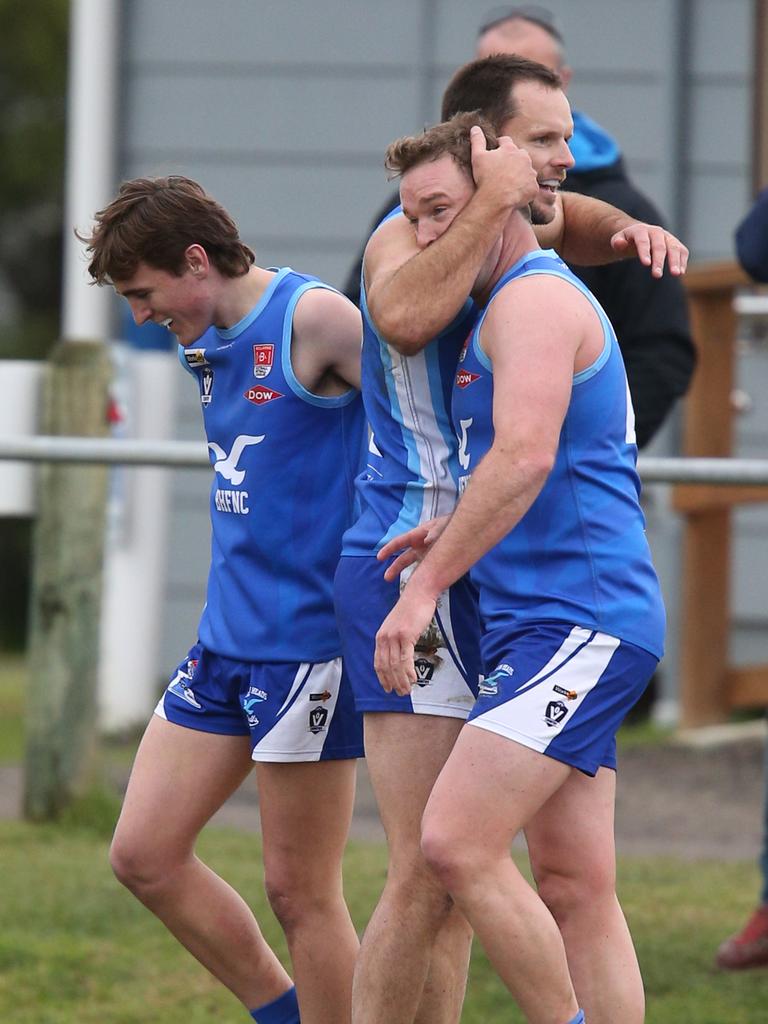 BFL Photos: Barwon Heads V Anglesea | Geelong Advertiser