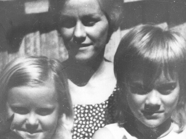 Barbara McCulkin and her daughters Vicki and Leanne.