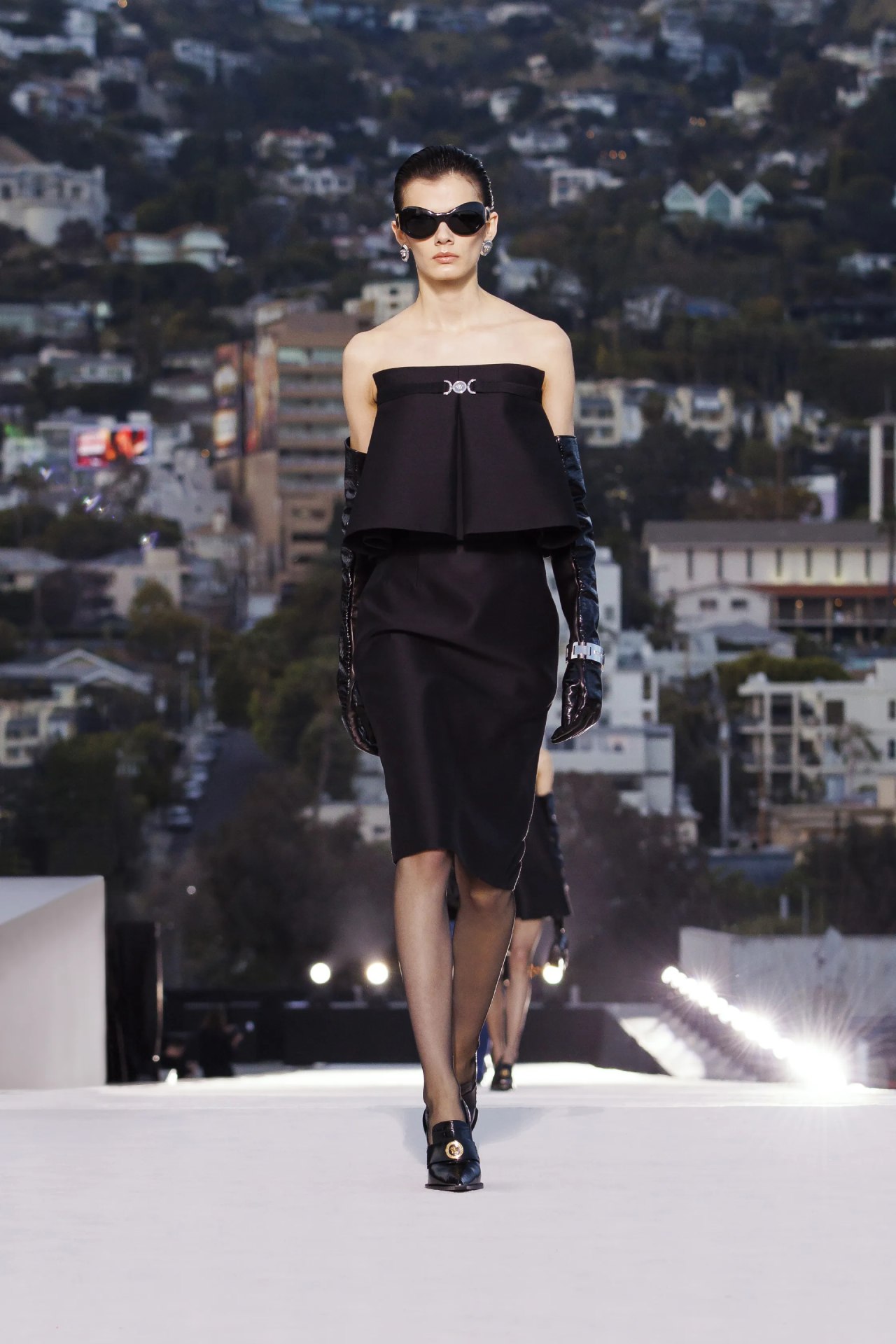 Selena Gomez's Black Handbag Is The Embodiment of Quiet Luxury - Vogue  Australia