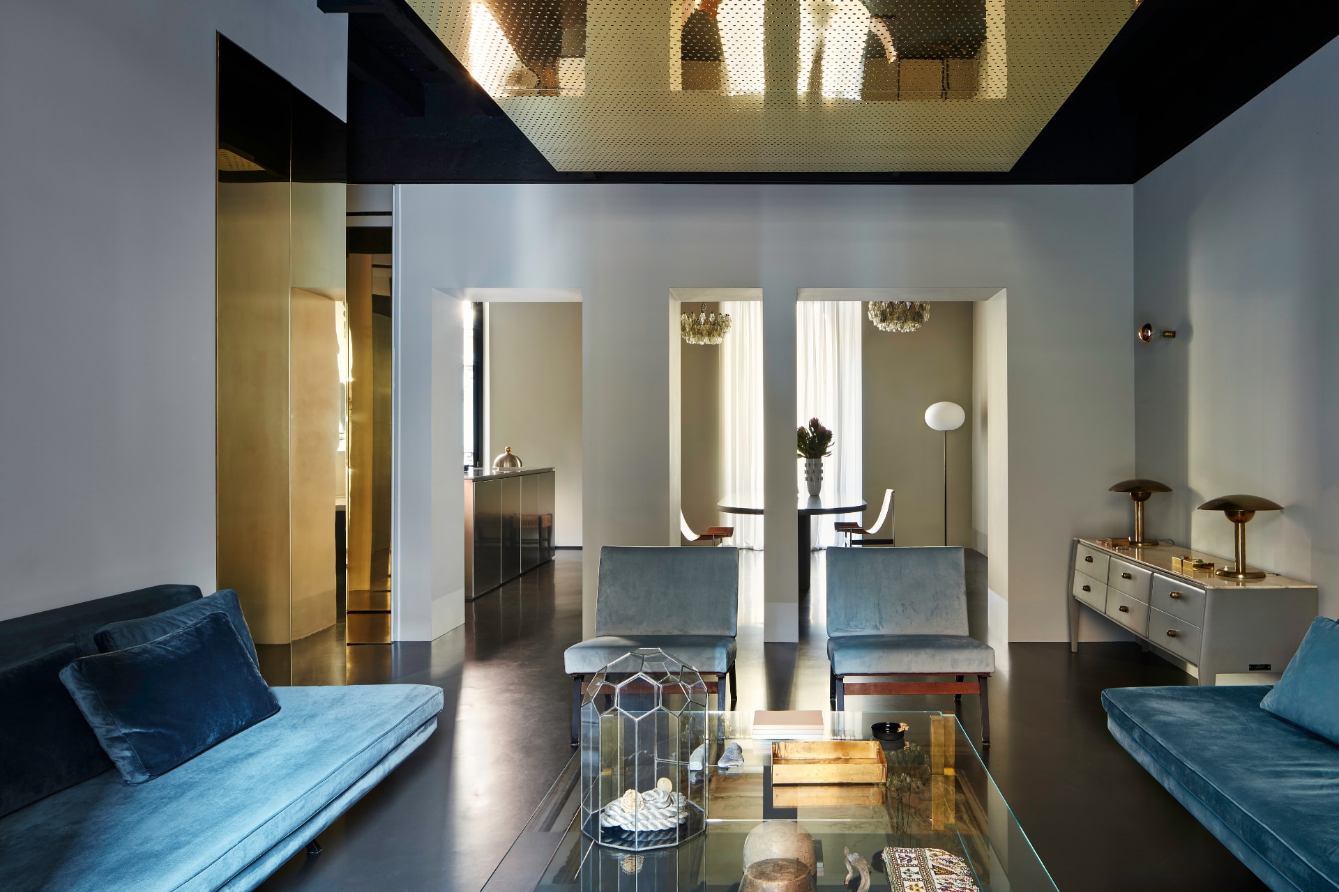 An acclaimed architect adds refined polish to this historic Milan