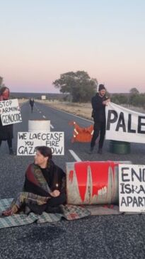 Pro-Palestinian demonstrators block access to US defence base