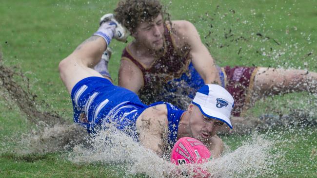 QLD State Cup touch football , UQ V Palm Beach in the Open Mixed.Picture: Glenn Campbell