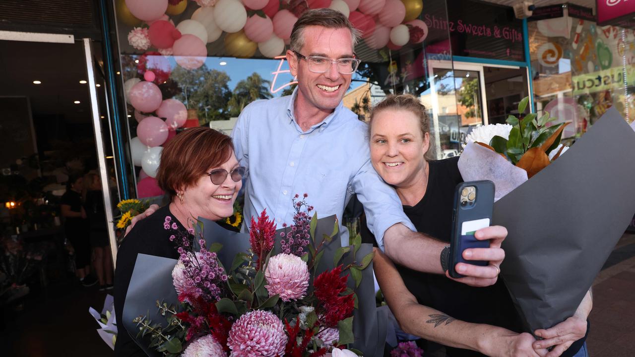 NSW Premier Dominic Perrottet bought flowers from Engadine florists Leanne Buchan, (left) and Kim Key for Mother's Day. Picture: David Swift