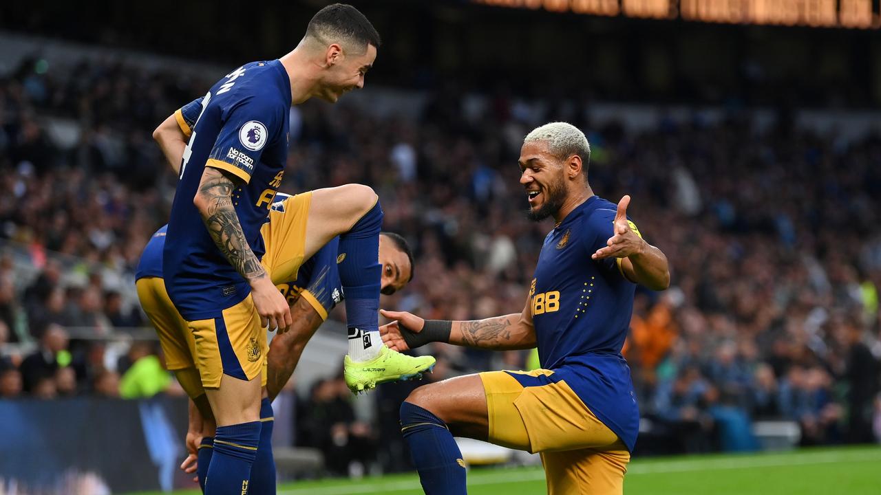 LONDON, ENGLAND - OCTOBER 23: Miguel Almiron celebrates with Joelinton of Newcastle United after scoring their team's second goal during the Premier League match between Tottenham Hotspur and Newcastle United at Tottenham Hotspur Stadium on October 23, 2022 in London, England. (Photo by Justin Setterfield/Getty Images)