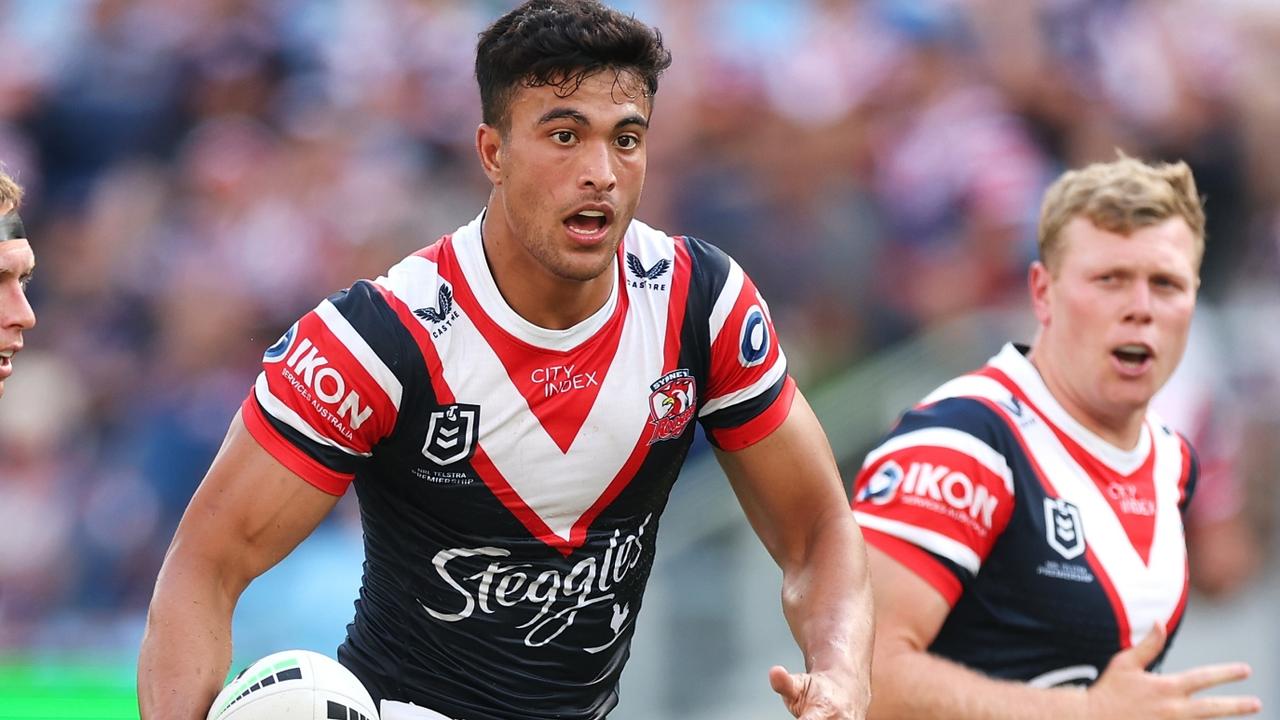 Joseph-Aukuso Suaalii of the Roosters makes a break during the round two NRL match between the Sydney Roosters and the New Zealand Warriors at Allianz Stadium on March 11, 2023 in Sydney, Australia. (Photo by Mark Kolbe/Getty Images)