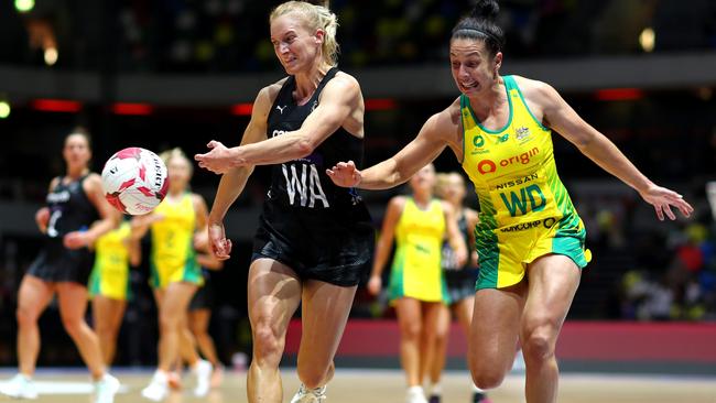 Gina Crampton of New Zealand and Ash Brazill of Australia battle for the ball during the Quad Series match between Australia and New Zealand at Copper Box Arena. Photo: Getty Images