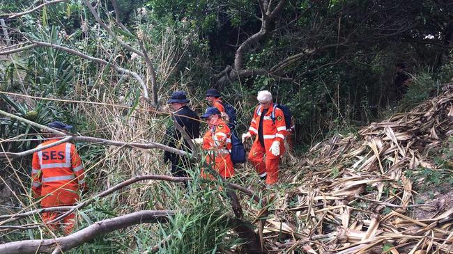 The SES continue their search for missing Belgian teen Theo Hayez in bushland near The Pass at Byron Bay. Picture: Marc Stapelberg