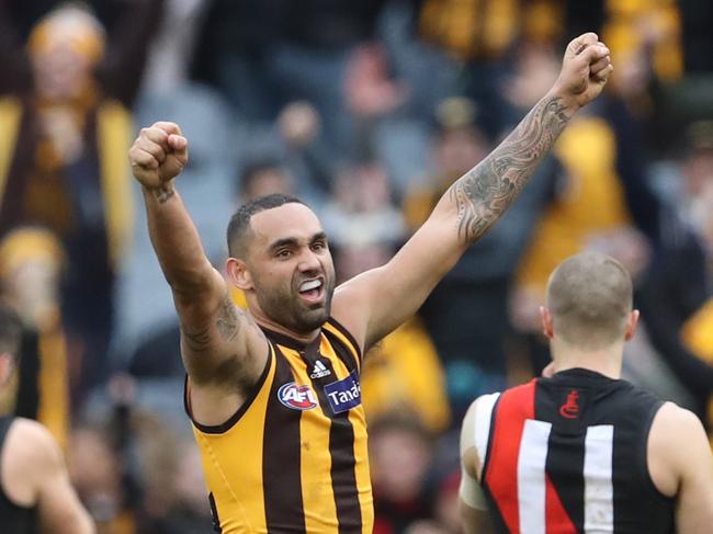 Shaun Burgoyne reacts on the full time siren after Hawthorne win the game in the Round 20 AFL match between the Hawthorn Hawks and the Essendon Bombers at the MCG in Melbourne, Saturday, August 4, 2018. (AAP Image/David Crosling) NO ARCHIVING, EDITORIAL USE ONLY