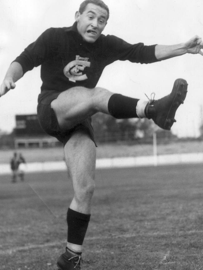 Ian Collins played in Carlton’s 1968 premiership team before becoming a leading administrator with the Blues and AFL.