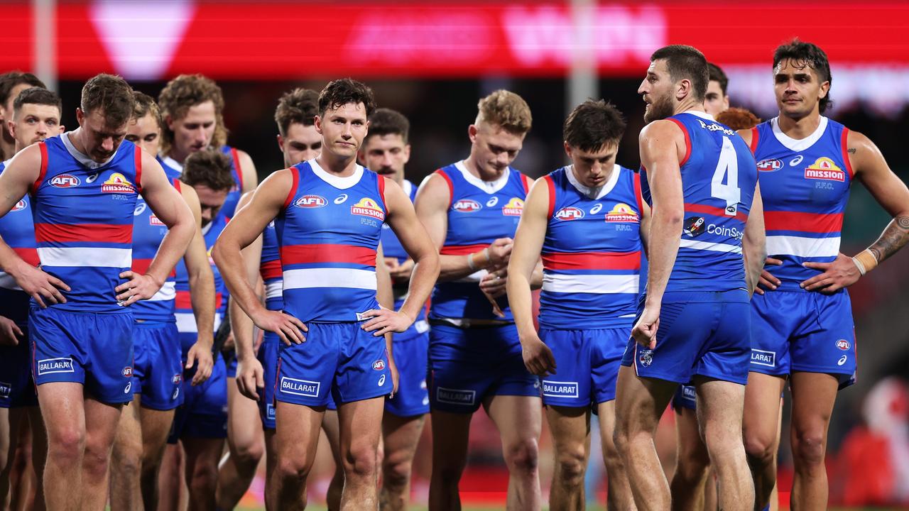 SYDNEY, AUSTRALIA - JULY 13: Marcus Bontempelli of the Bulldogs speaks to team mates as they look dejected after the round 18 AFL match between Sydney Swans and Western Bulldogs at Sydney Cricket Ground, on July 13, 2023, in Sydney, Australia. (Photo by Matt King/AFL Photos/via Getty Images)