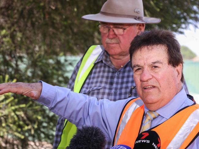 NEWS ADVBeaumont Children Dig at the Castalloy site. Media Conference MP Frank Pangallo,  Professor Maciej Henneberg Image/Russell Millard Photography