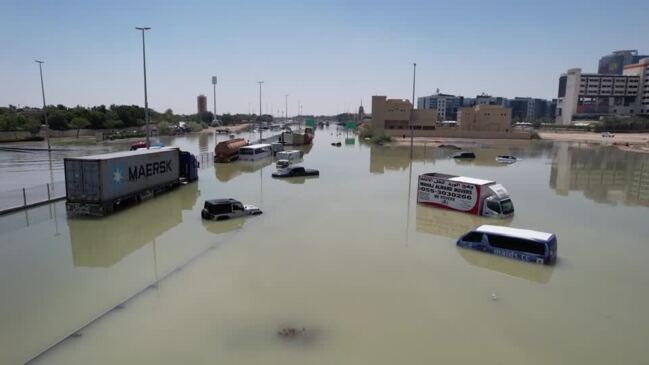 Wild footage of major Dubai shopping centres | news.com.au — Australia ...