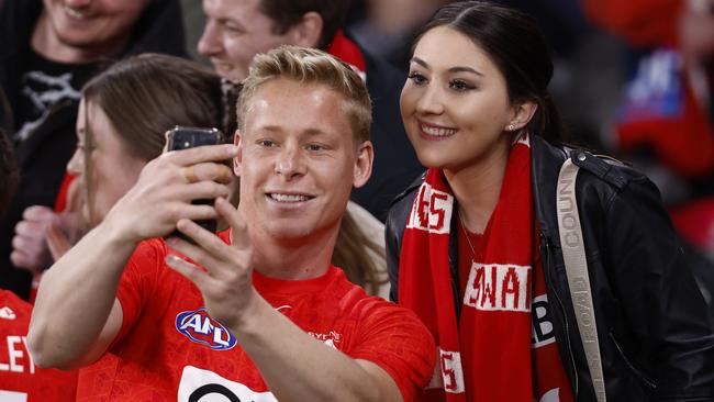 Heeney has proved to be a major drawcard among NSW-based fans of the Swans. (Photo by Darrian Traynor/Getty Images)