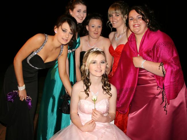 Alice Hodgkinson, Madeline Lawson, Jade Steet, Bethany Dawson, Christine Rhodes and front Kelly-Lee Kerr