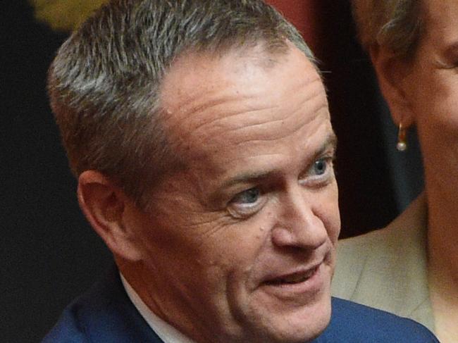 Labor Senator Pat Dodson is congratulated by Leader of the Opposition Bill Shorten after being sworn in during a Senate sitting session at Parliament House in CANBERRA, Monday, May 2, 2016. (AAP Image/Mick Tsikas) NO ARCHIVING