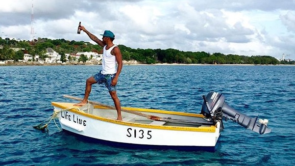 “Chillin on my yacht!!! #LifeLine #Ballin #ComeHaveADrink #IslandLife #tothemessenger" Picture: Instagram