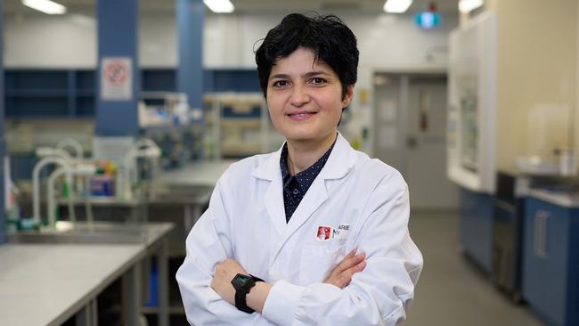 Macquarie University’s Noushin Nasiri, developed a tiny sensing device to measure dangerous sun exposure.