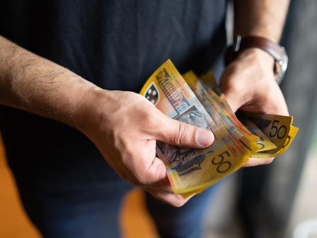 counting the saved money, Australian cash savings generic