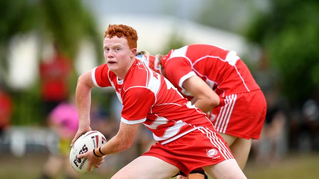 Oskar Bryant brings a player onto the ball. Picture: Alix Sweeney