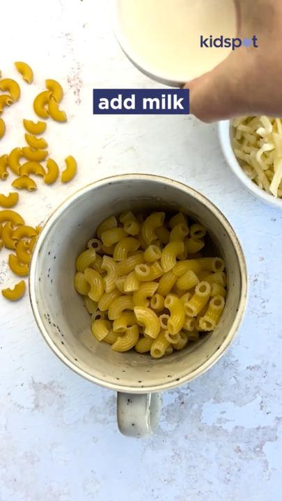 Mac and cheese in a mug