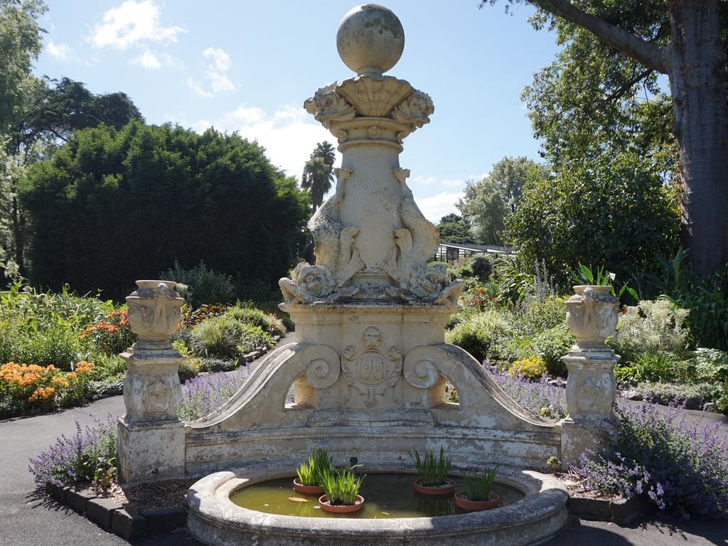 Geelong Botanic Garden Hitchcock Fountain