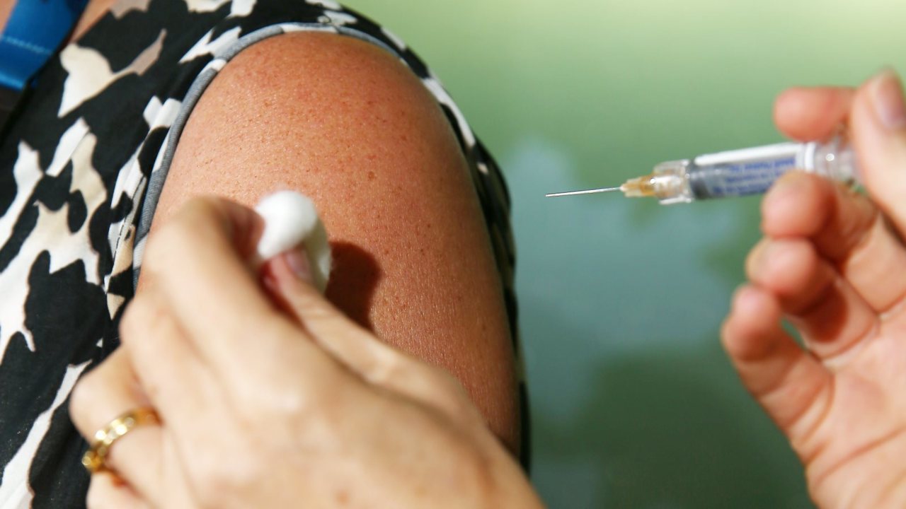 Qld clinics are running out of flu vaccines