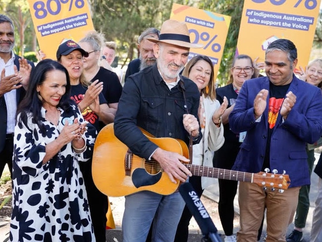 Singer-songwriter Paul Kelly joins Yes campaigners including the Minister for Indigenous Australia, Linda Burney ahead of the 'October 14, Let's Talk About It' event in Adelaide.