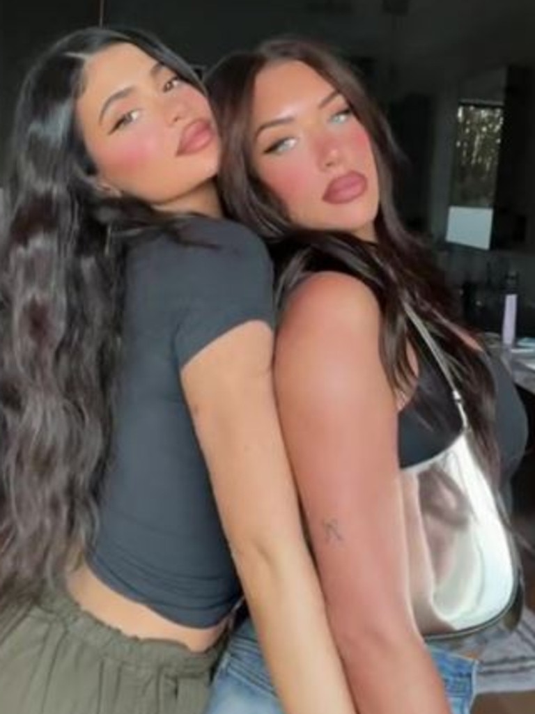 Kylie Hits Back at Troll Who Made Fun of Her Lips: 'Go Off