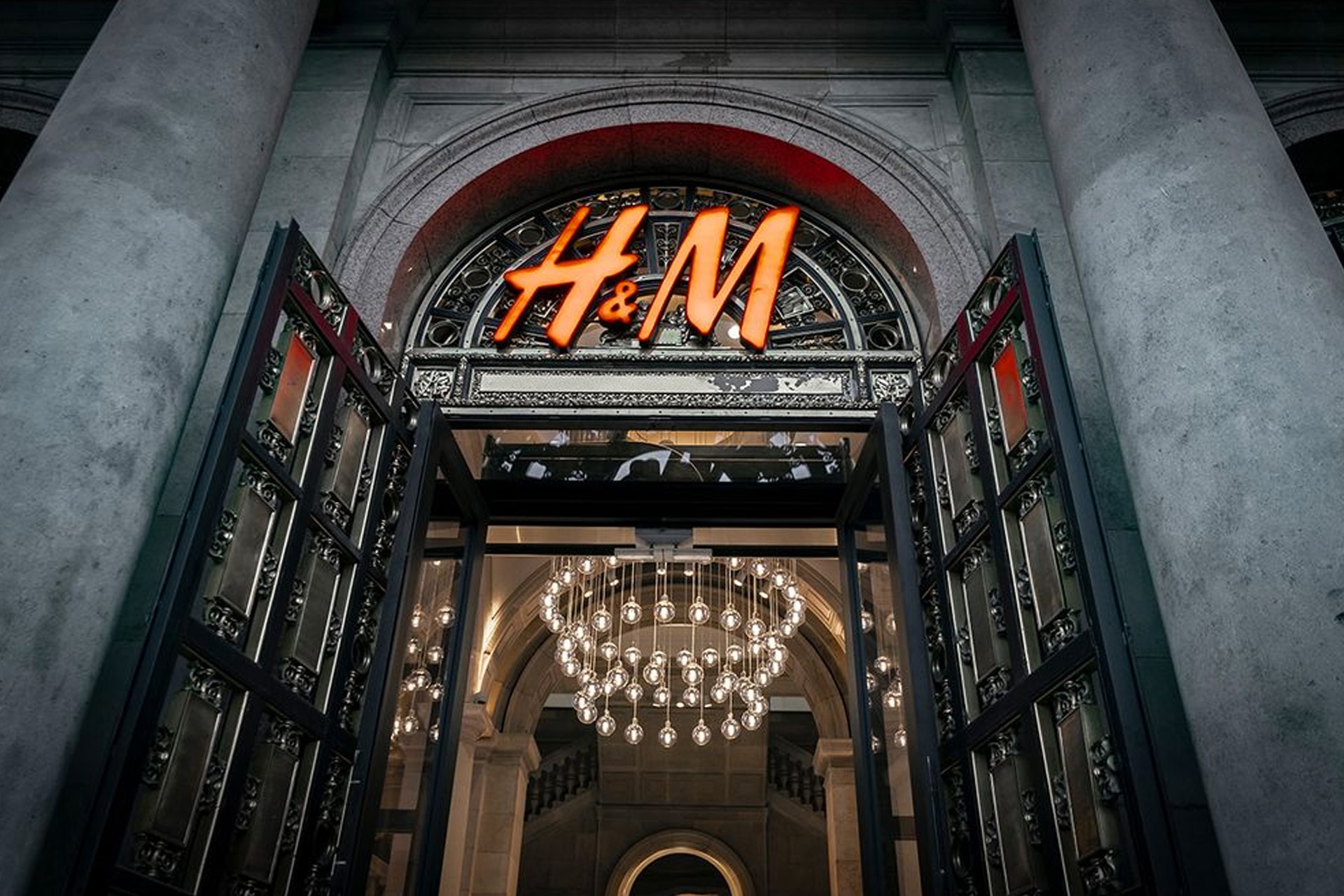 H M Will Test A Clothing Rental Service At Its Flagship Store Gq